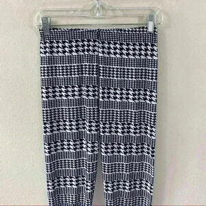 Black and white houndstooth check super soft leggings